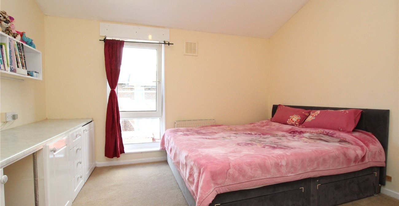 2 bedroom house for sale in Woolwich | Robinson Jackson