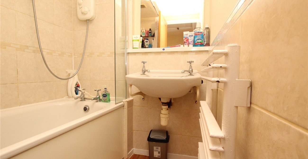 2 bedroom house for sale in Woolwich | Robinson Jackson