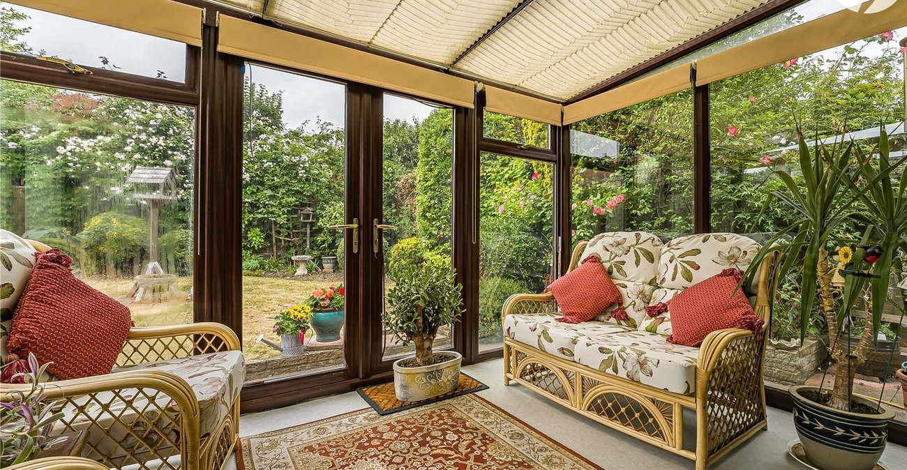 3 bedroom bungalow for sale in Greenhithe | Robinson Jackson