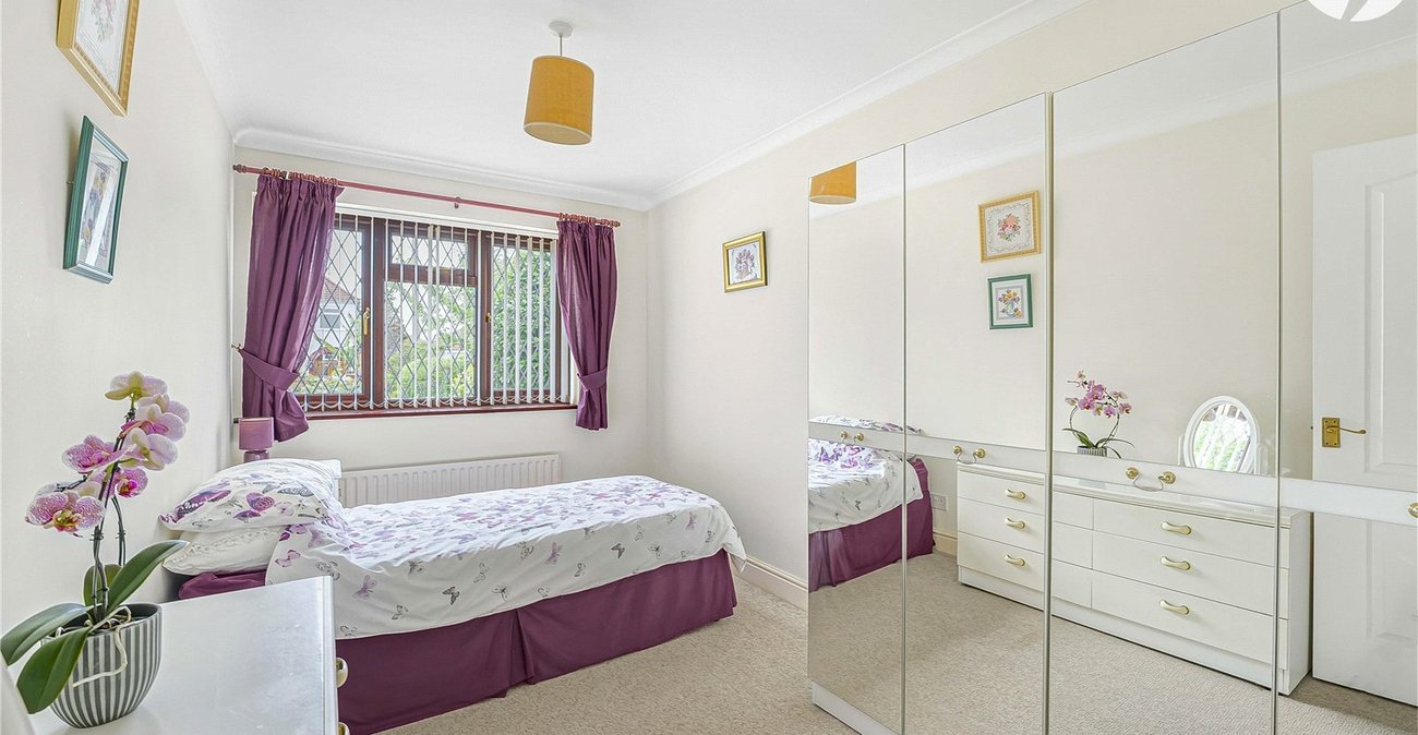 3 bedroom bungalow for sale in Greenhithe | Robinson Jackson