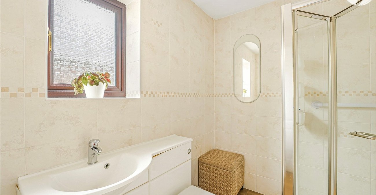 3 bedroom bungalow for sale in Greenhithe | Robinson Jackson