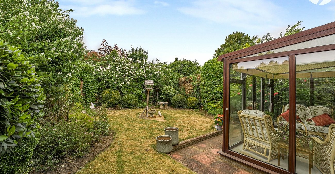 3 bedroom bungalow for sale in Greenhithe | Robinson Jackson