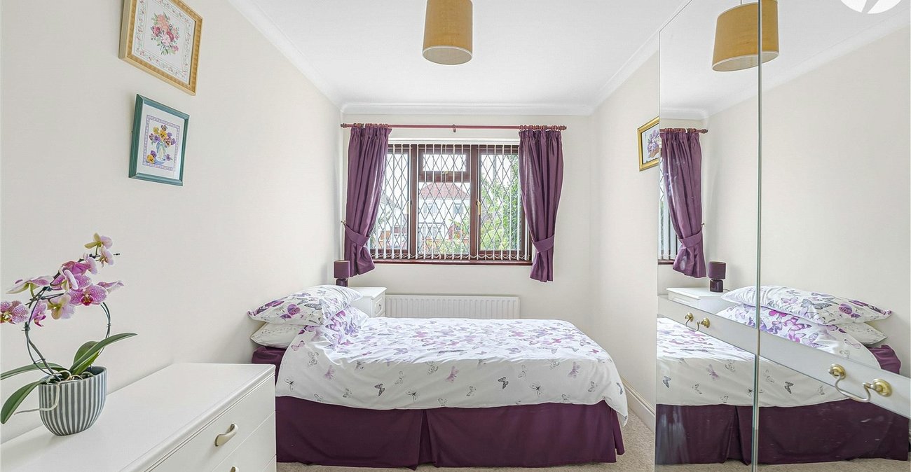 3 bedroom bungalow for sale in Greenhithe | Robinson Jackson