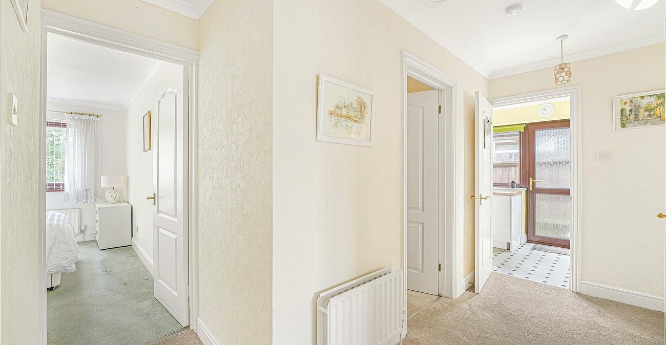 3 bedroom bungalow for sale in Greenhithe | Robinson Jackson