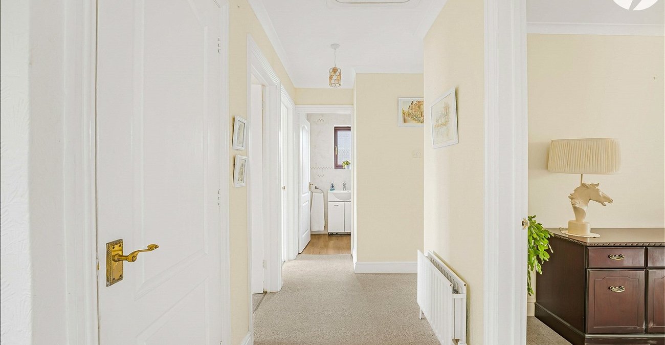 3 bedroom bungalow for sale in Greenhithe | Robinson Jackson