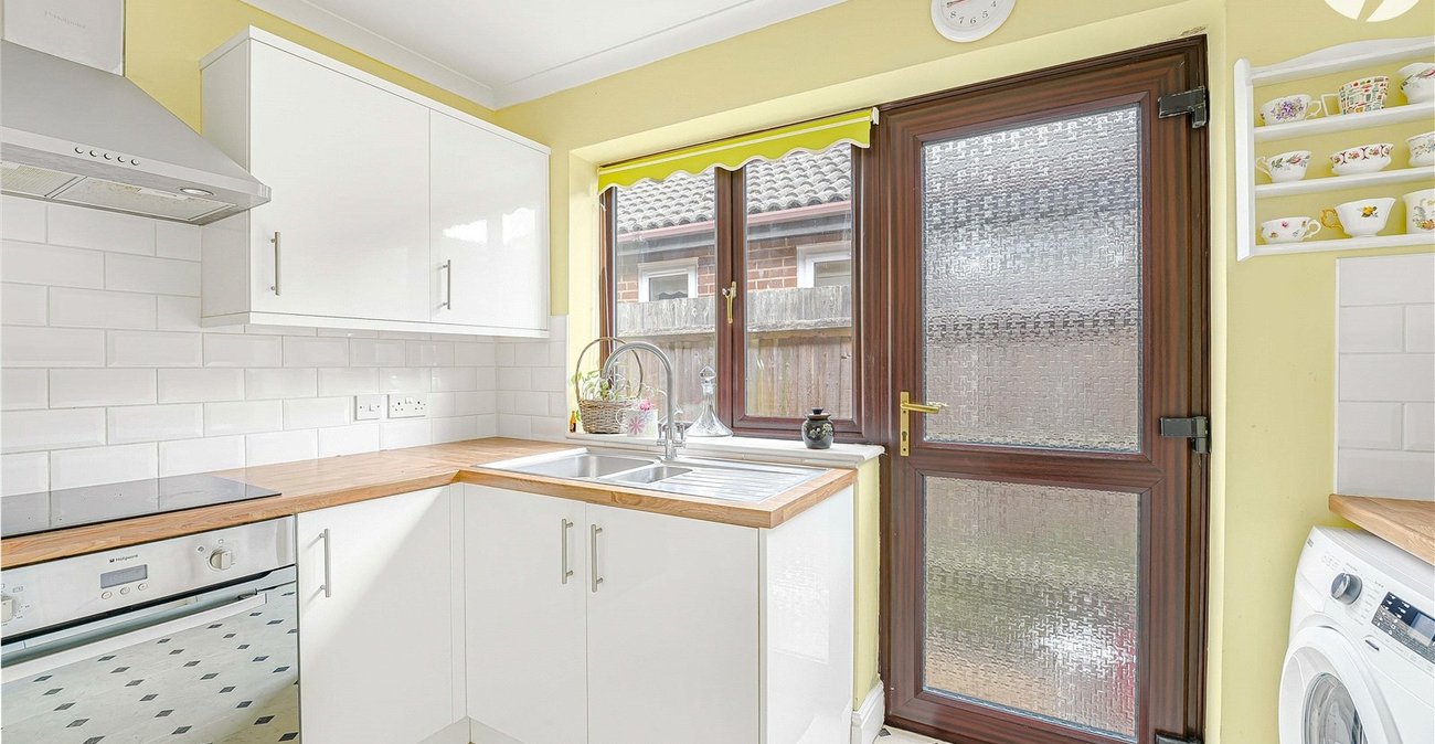 3 bedroom bungalow for sale in Greenhithe | Robinson Jackson