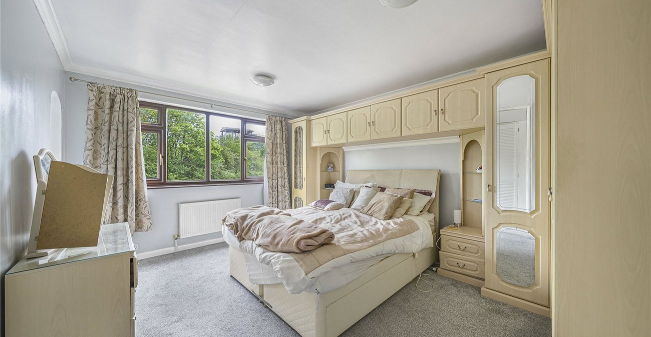 3 bedroom house for sale in Greenhithe | Robinson Jackson