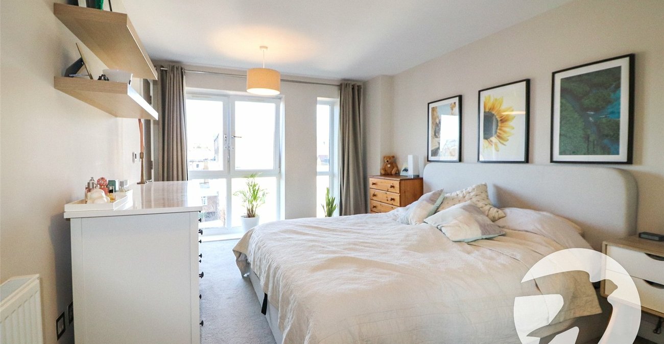 2 bedroom property for sale in Brentwood | Robinson Jackson