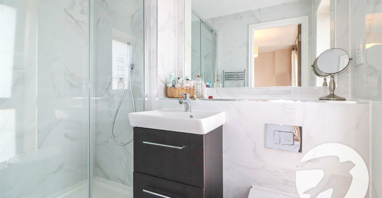 2 bedroom property for sale in Brentwood | Robinson Jackson