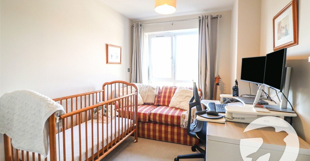 2 bedroom property for sale in Brentwood | Robinson Jackson