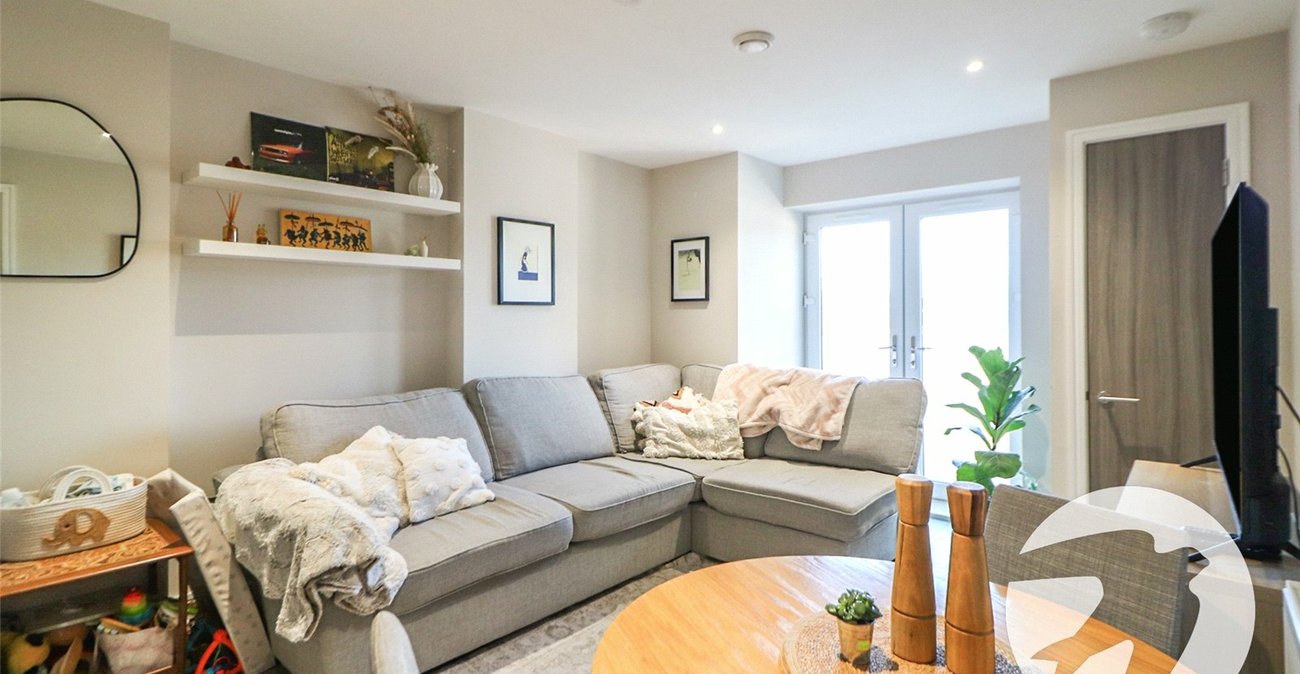 2 bedroom property for sale in Brentwood | Robinson Jackson