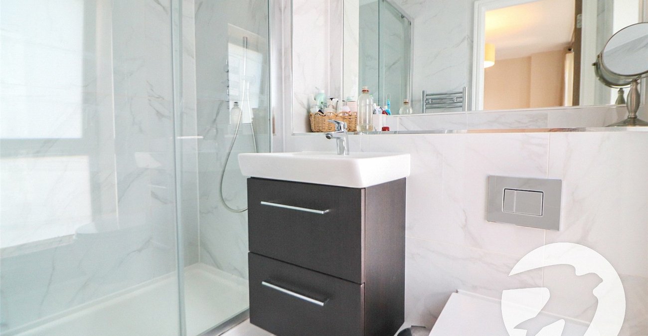 2 bedroom property for sale in Brentwood | Robinson Jackson