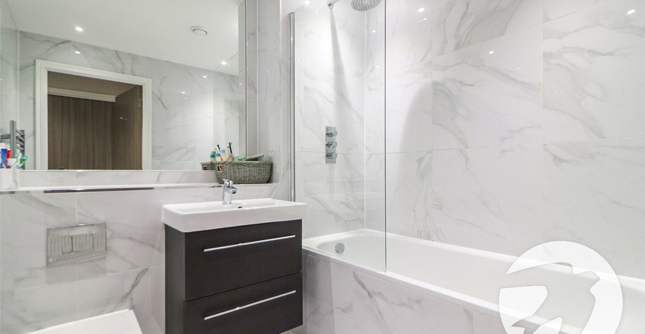 2 bedroom property for sale in Brentwood | Robinson Jackson