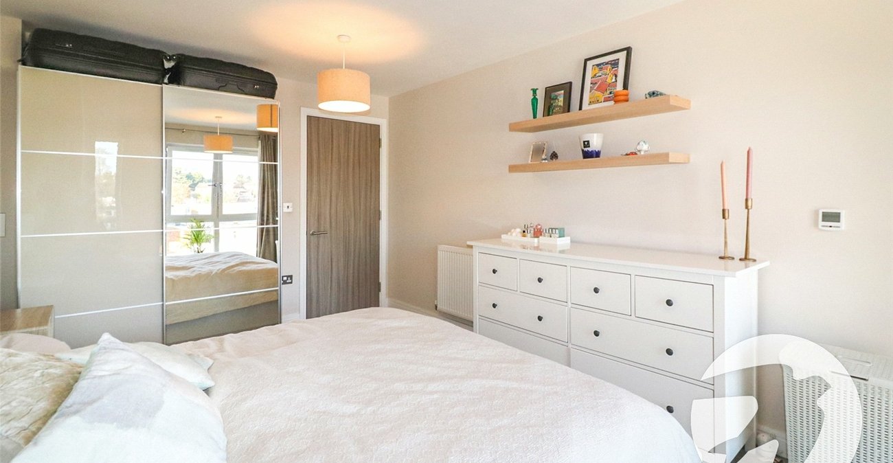 2 bedroom property for sale in Brentwood | Robinson Jackson