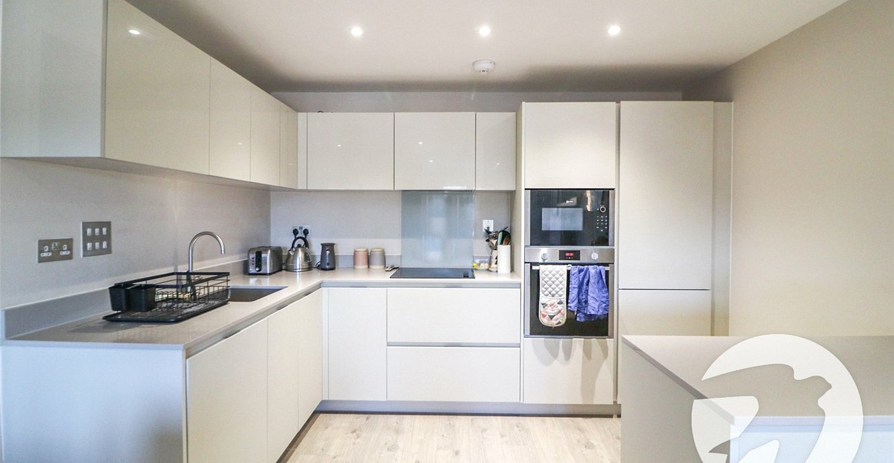 2 bedroom property for sale in Brentwood | Robinson Jackson