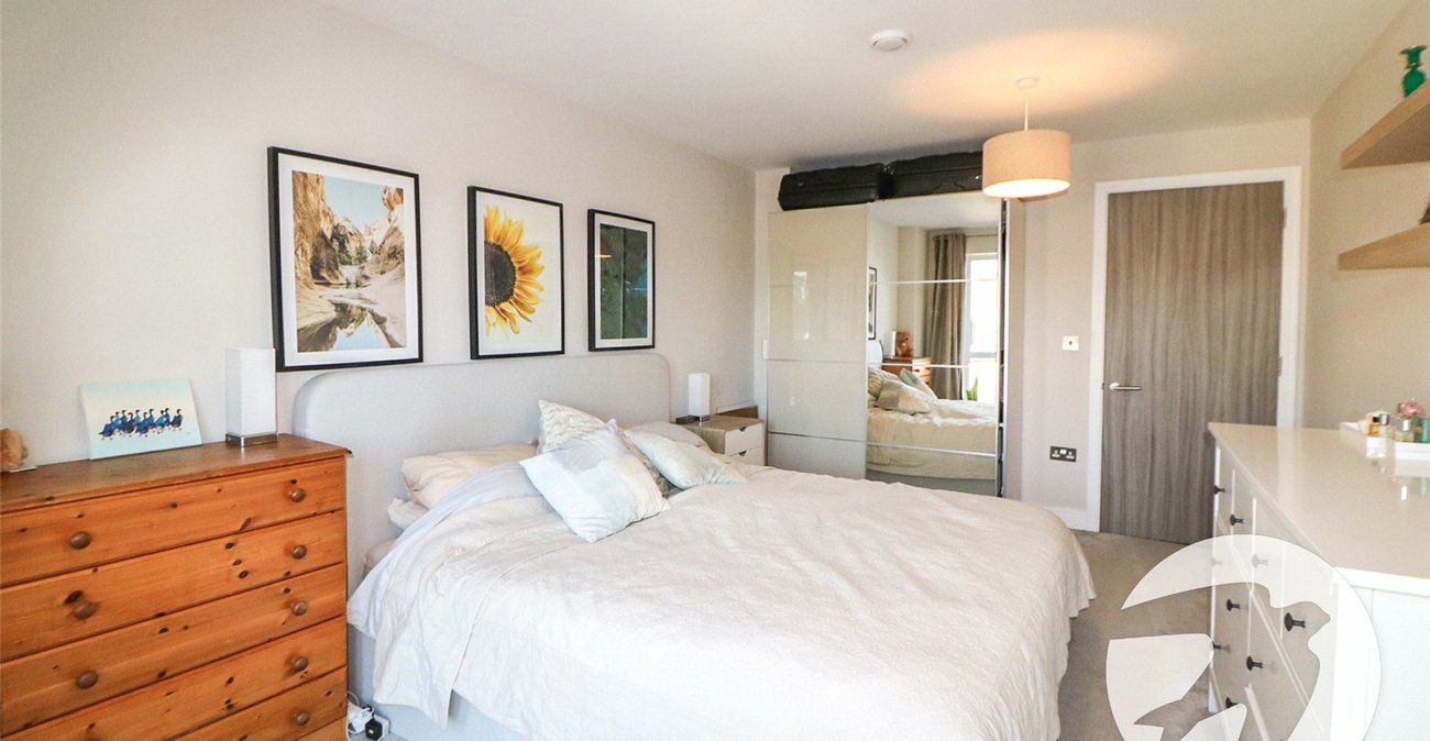 2 bedroom property for sale in Brentwood | Robinson Jackson