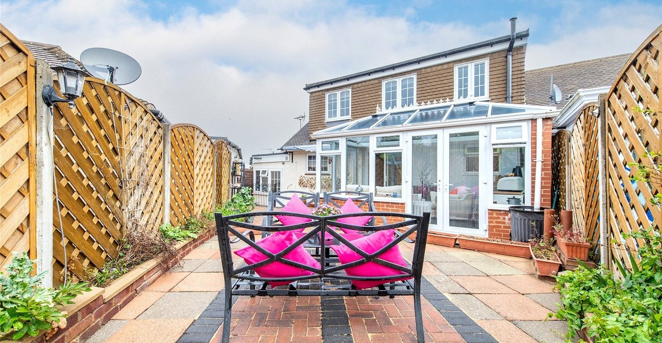 2 bedroom house for sale in Higham | Robinson Michael & Jackson