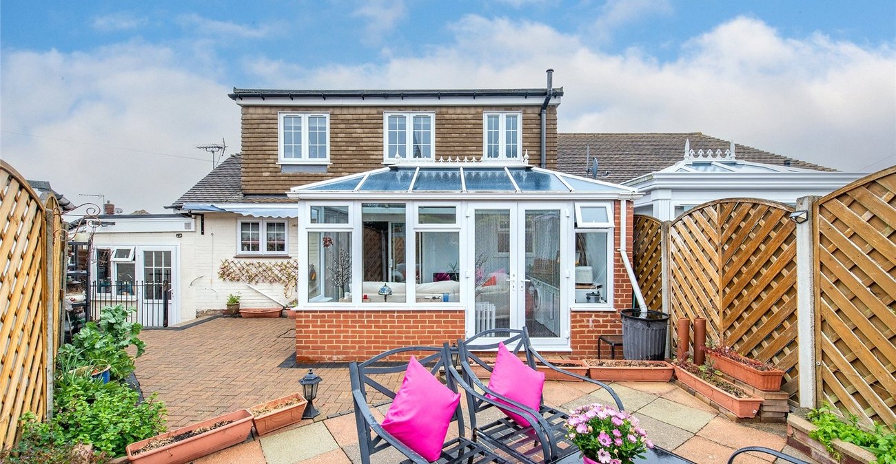 2 bedroom house for sale in Higham | Robinson Michael & Jackson
