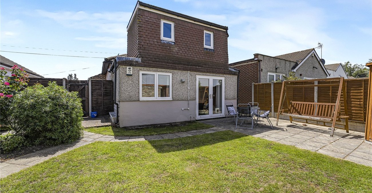 4 bedroom bungalow for sale in Welling | Robinson Jackson