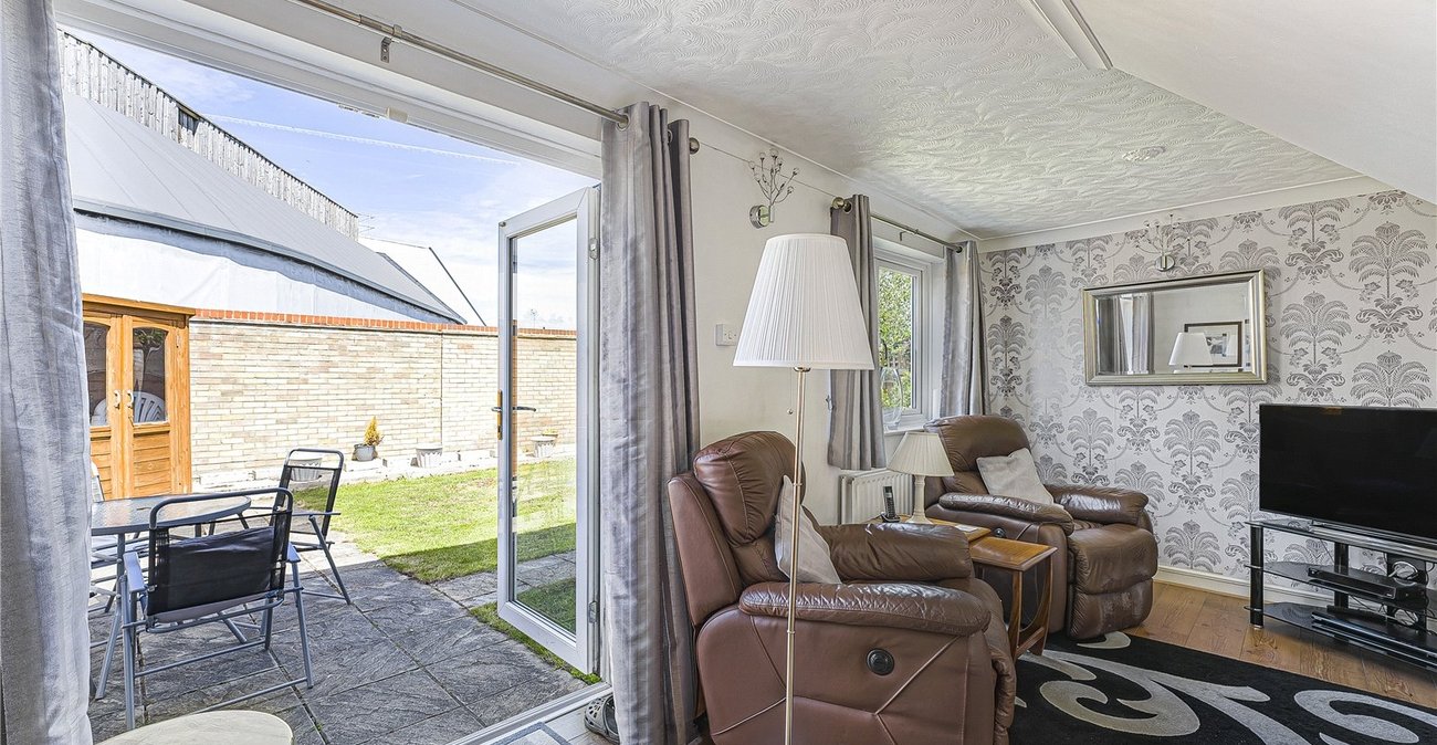 4 bedroom bungalow for sale in Welling | Robinson Jackson