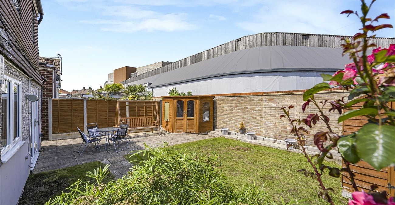 4 bedroom bungalow for sale in Welling | Robinson Jackson