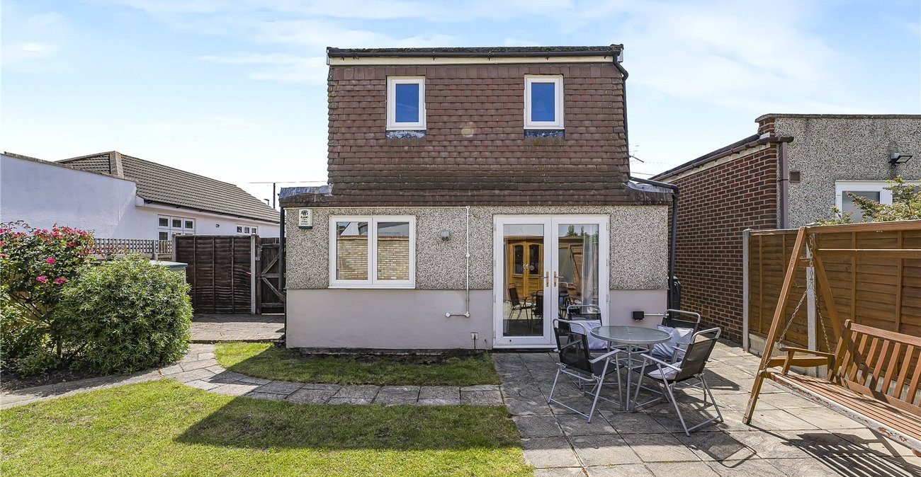 4 bedroom bungalow for sale in Welling | Robinson Jackson