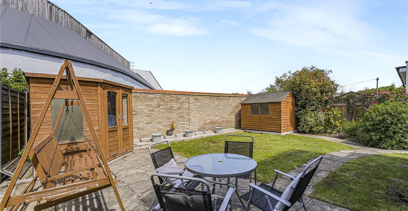 4 bedroom bungalow for sale in Welling | Robinson Jackson