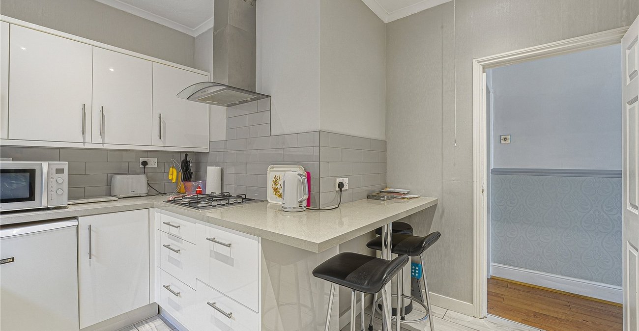 4 bedroom bungalow for sale in Welling | Robinson Jackson