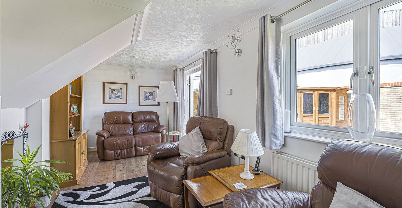 4 bedroom bungalow for sale in Welling | Robinson Jackson