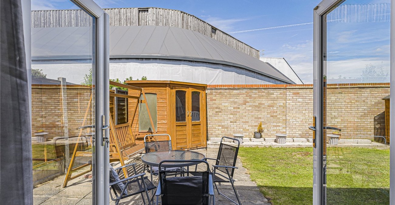 4 bedroom bungalow for sale in Welling | Robinson Jackson
