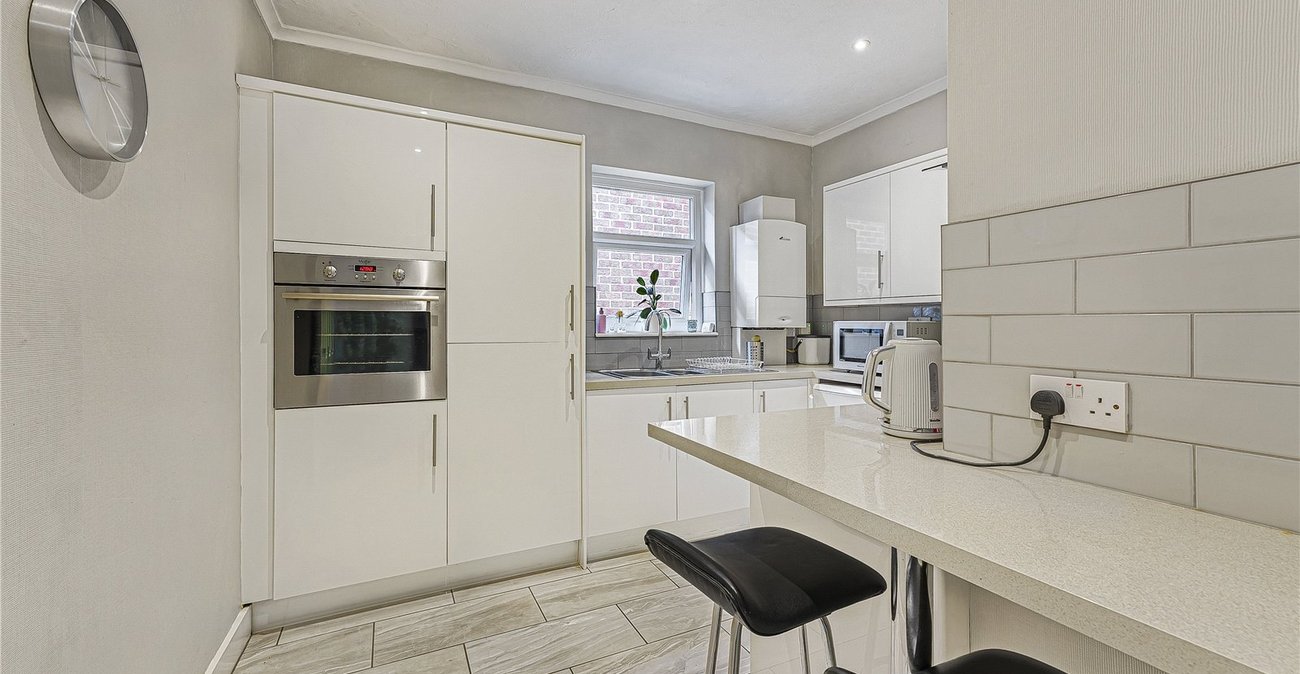 4 bedroom bungalow for sale in Welling | Robinson Jackson