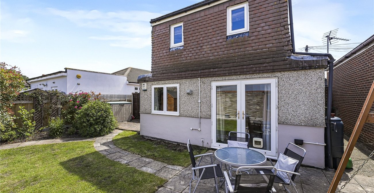 4 bedroom bungalow for sale in Welling | Robinson Jackson