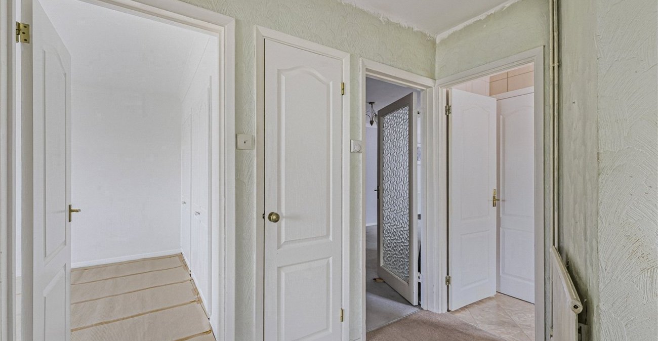 2 bedroom bungalow for sale in Orpington | Robinson Jackson