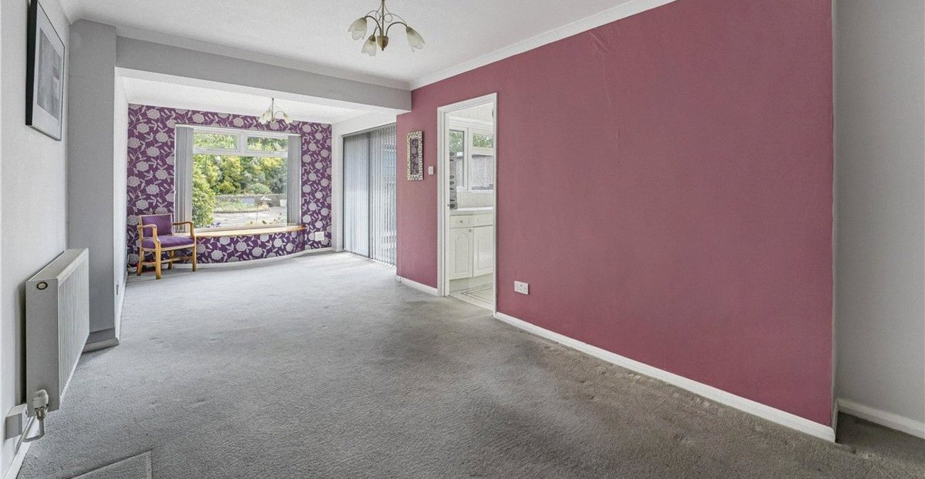 2 bedroom bungalow for sale in Orpington | Robinson Jackson