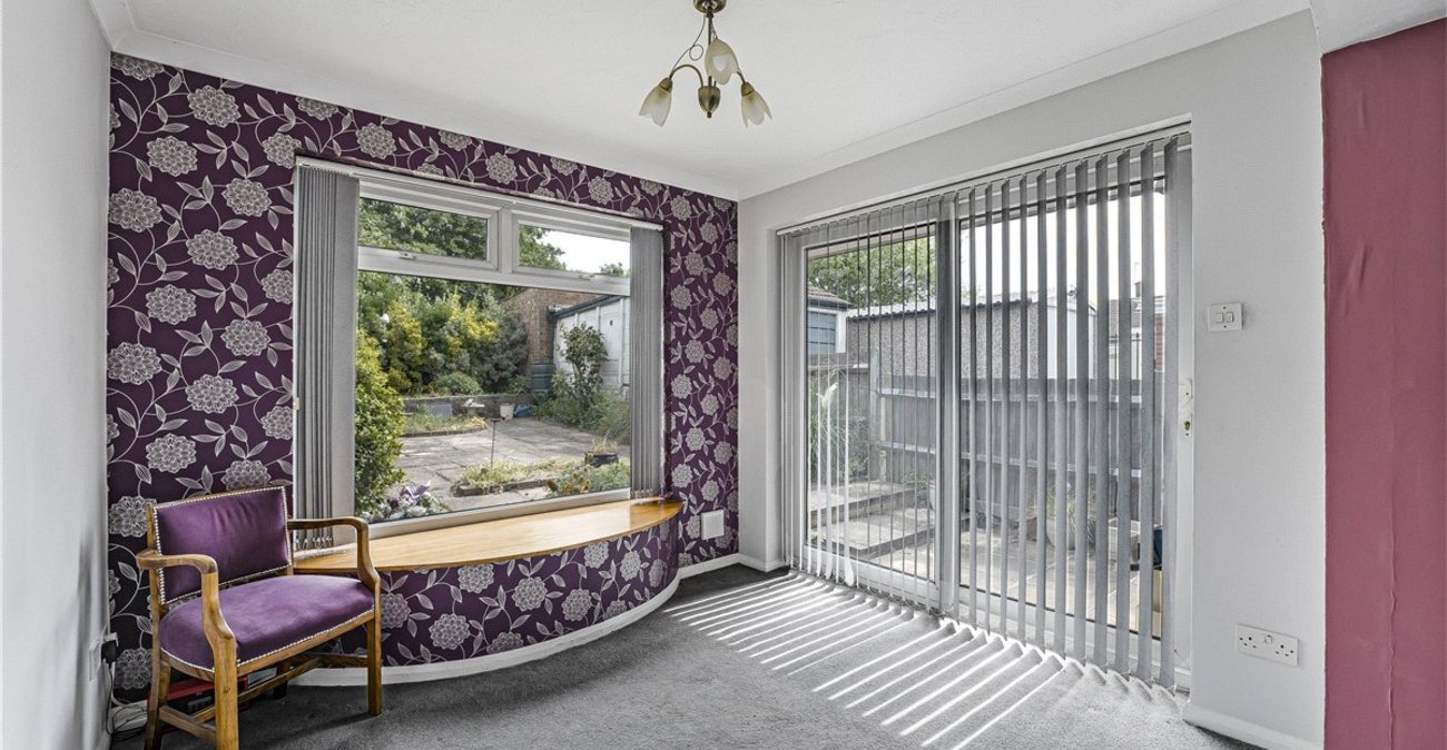 2 bedroom bungalow for sale in Orpington | Robinson Jackson