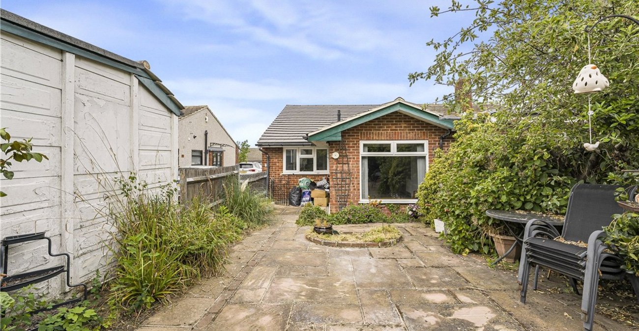 2 bedroom bungalow for sale in Orpington | Robinson Jackson