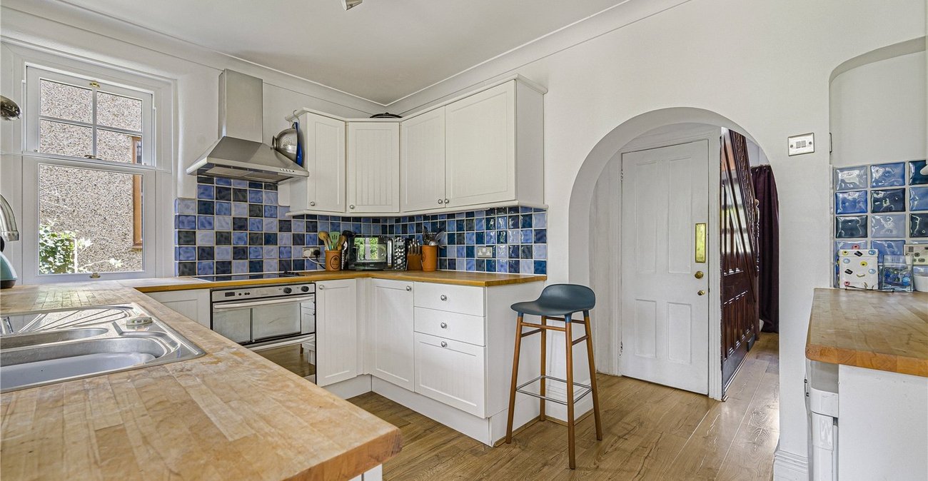 3 bedroom house for sale in London Road | Robinson Jackson