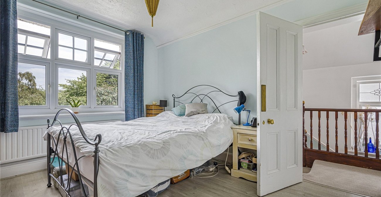 3 bedroom house for sale in London Road | Robinson Jackson