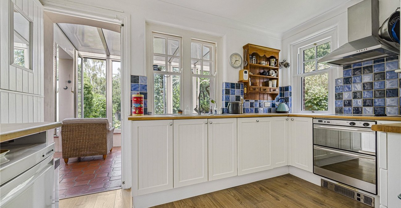 3 bedroom house for sale in London Road | Robinson Jackson