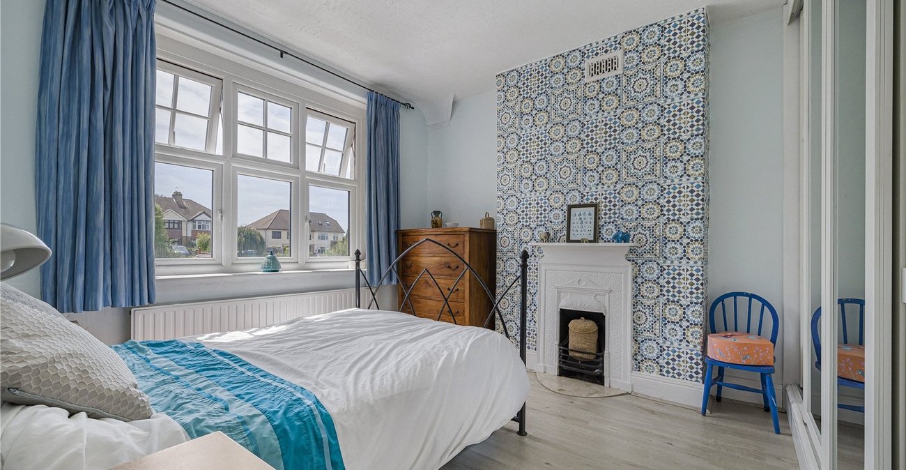 3 bedroom house for sale in London Road | Robinson Jackson