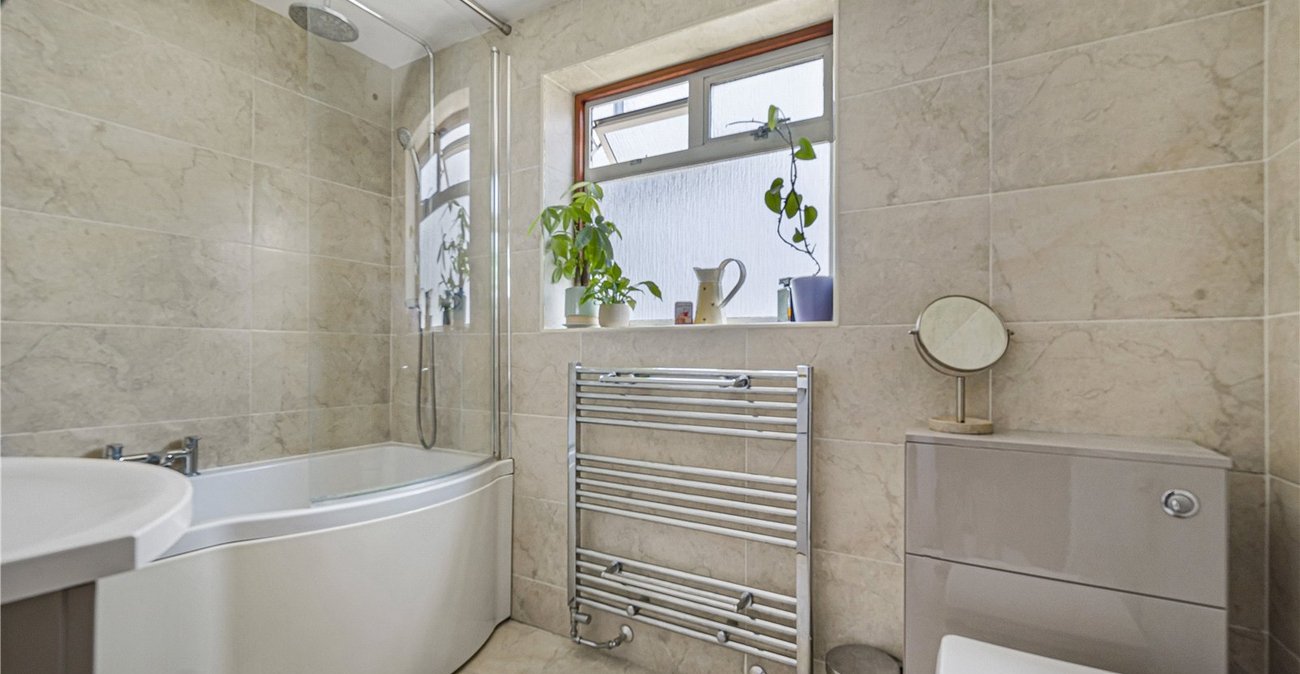 3 bedroom house for sale in London Road | Robinson Jackson
