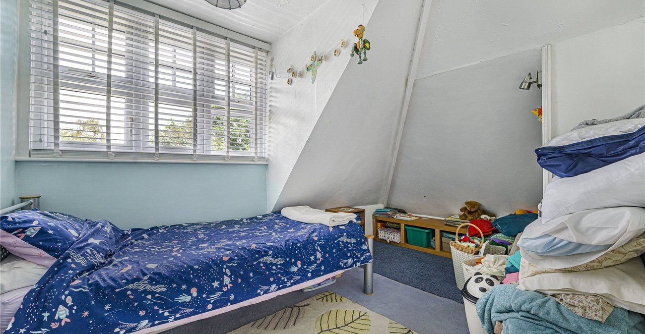 3 bedroom house for sale in London Road | Robinson Jackson