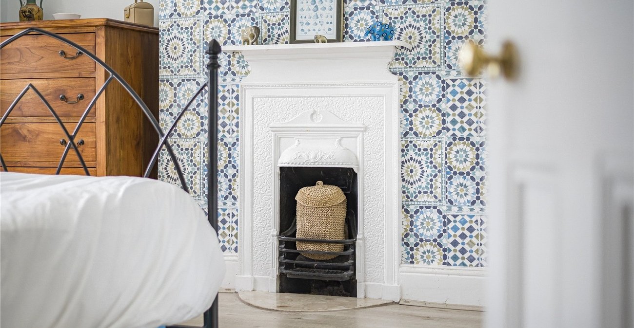 3 bedroom house for sale in London Road | Robinson Jackson