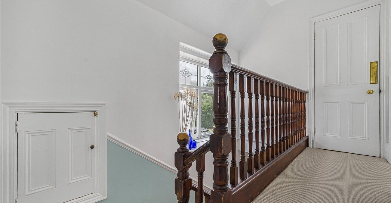 3 bedroom house for sale in London Road | Robinson Jackson