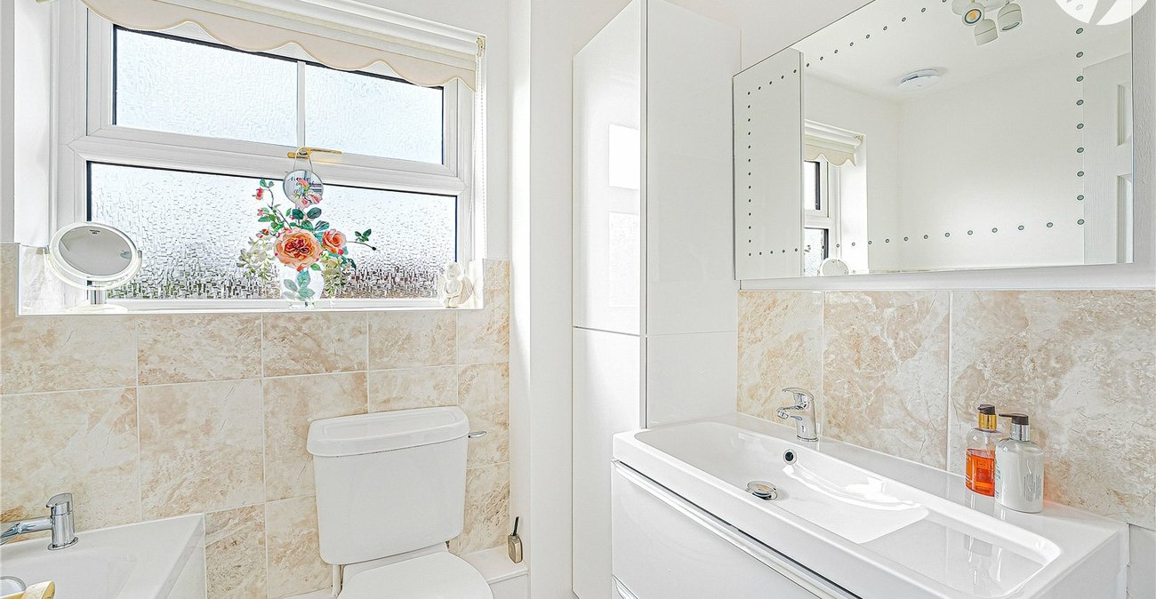 2 bedroom house for sale in Dartford | Robinson Jackson