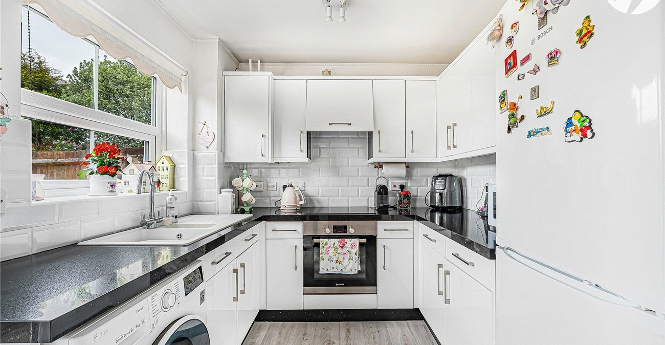 2 bedroom house for sale in Dartford | Robinson Jackson