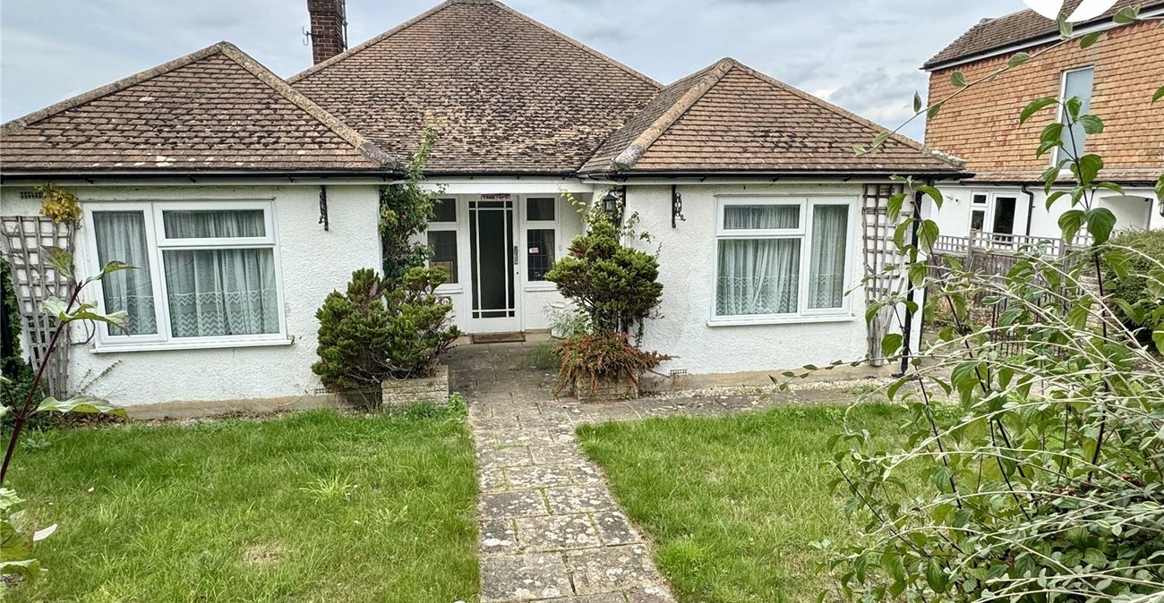 3 bedroom bungalow for sale in Eynsford | Robinson Jackson