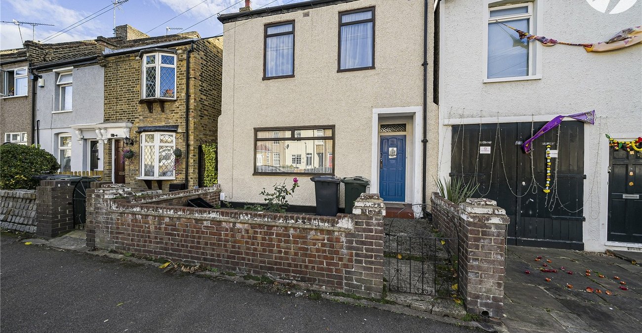 3 bedroom house for sale in Dartford | Robinson Jackson