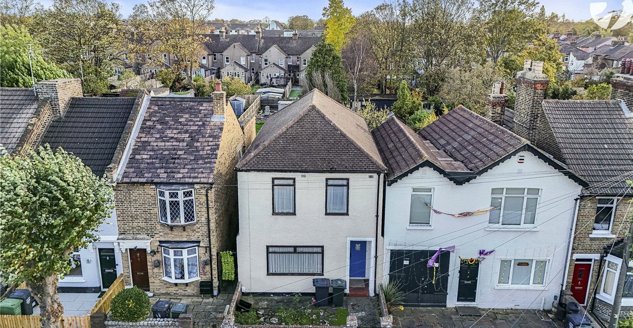 3 bedroom house for sale in Dartford | Robinson Jackson