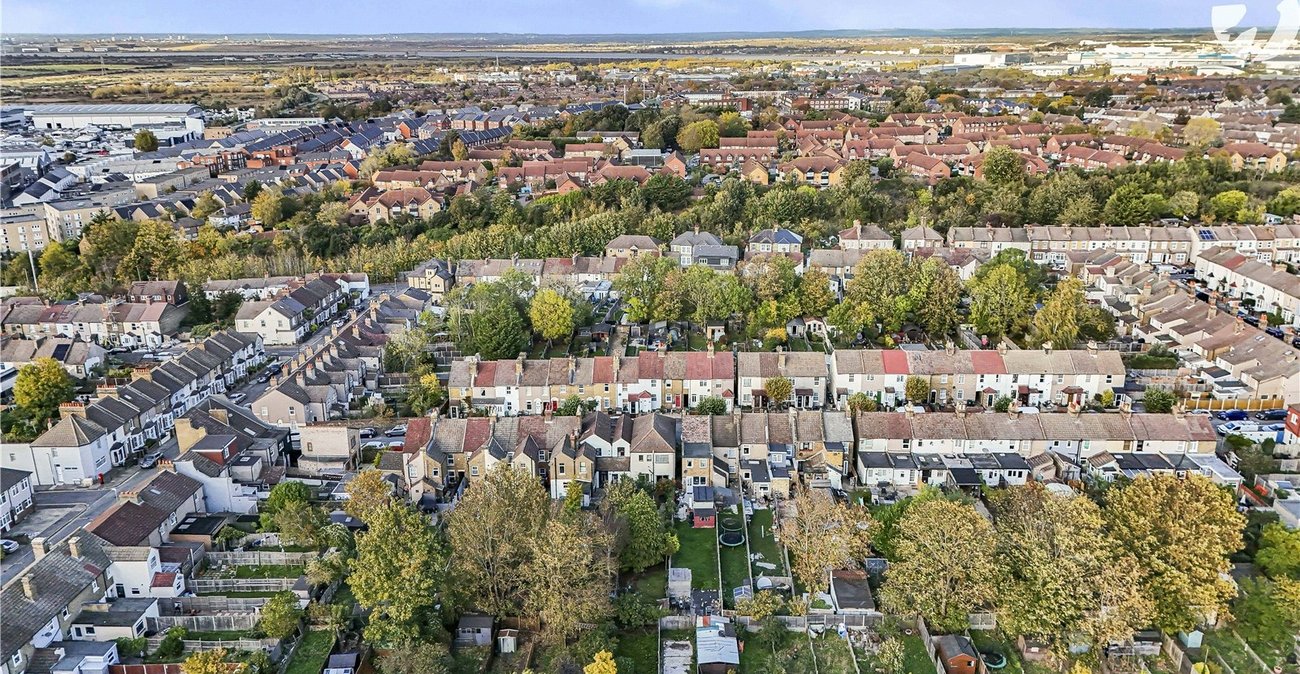 3 bedroom house for sale in Dartford | Robinson Jackson